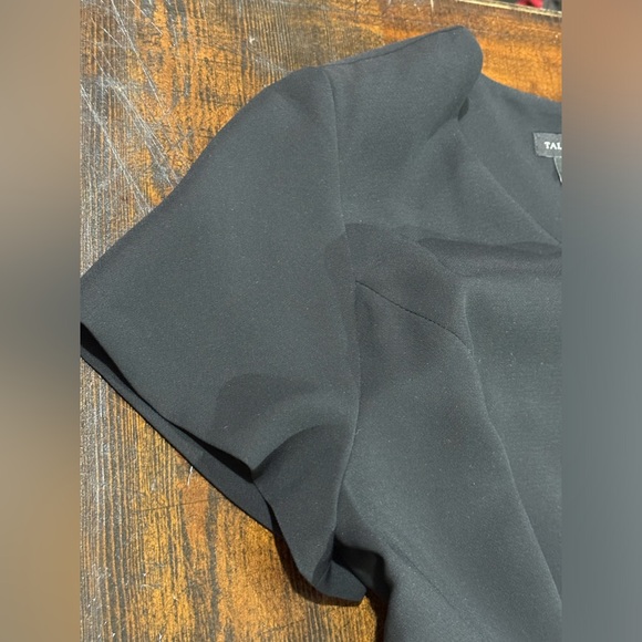 TALBOTS GORGEOUS SIMPLE SHORT SLEEVED, V-NECK FULLY LINE A-FRAME DRESS - Picture 8 of 12